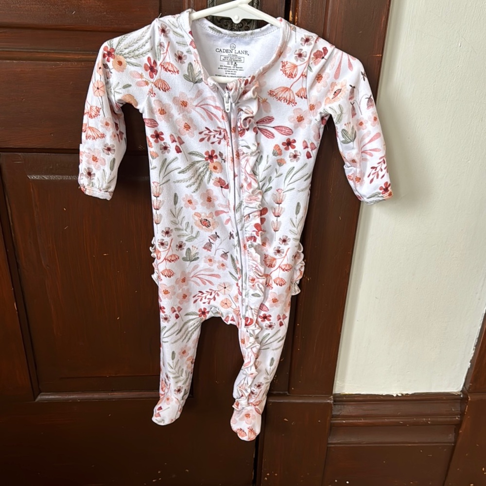 Caden Lane Ruffle footie